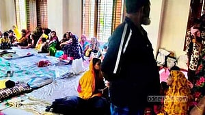 বৈরী আবহাওয়া: ভোলার সব রুটে লঞ্চ চলাচল বন্ধ ঘোষণা