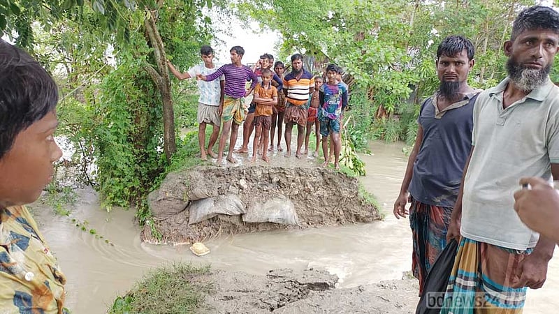 ঘূর্ণিঝড়ে ক্ষতিগ্রস্ত নদীর তীর ও বাঁধ দ্রুত সংস্কারের নির্দেশ প্রধানমন্ত্রীর