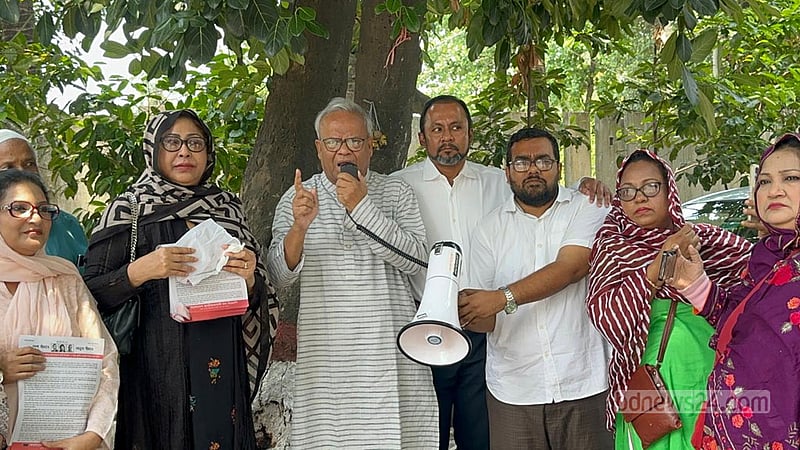 সবাইকে বলবেন কেউ যেন ভোট কেন্দ্রে না যায়: রিজভী