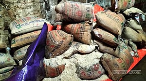 রেমাল: কীর্তনখোলার পানিতে নষ্ট অর্ধ কোটি টাকার চাল