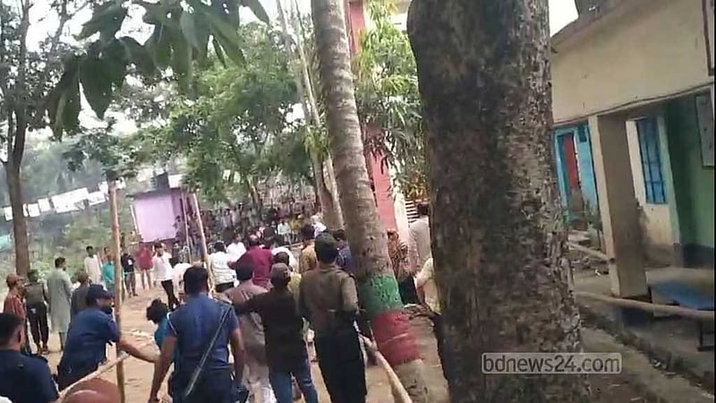 ব্রাহ্মণবাড়িয়ায় জাল ভোট দিতে বাধা, পোলিং কর্মকর্তাকে মারধর