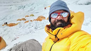 ‘আট হাজারি’ আরও শৃঙ্গে লাল-সবুজ ওড়াতে চান বাবর আলী