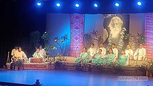 ছায়ানটে রবীন্দ্রনাথে ‘বুঁদ’ শ্রোতা-দর্শকরা