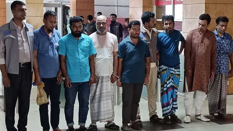 একই সম্পত্তি একাধিক ব্যাংকে বন্ধক রেখে প্রতারণা, গ্রেপ্তার ৭