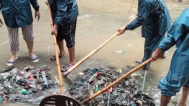 জলাবদ্ধতা নিরসনে নিয়ন্ত্রণ কক্ষ খুলেছে ডিএসসিসি