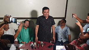 এমপি নিক্সনের বিরুদ্ধে বিধি লঙ্ঘনের অভিযোগ চেয়ারম্যান প্রার্থীর