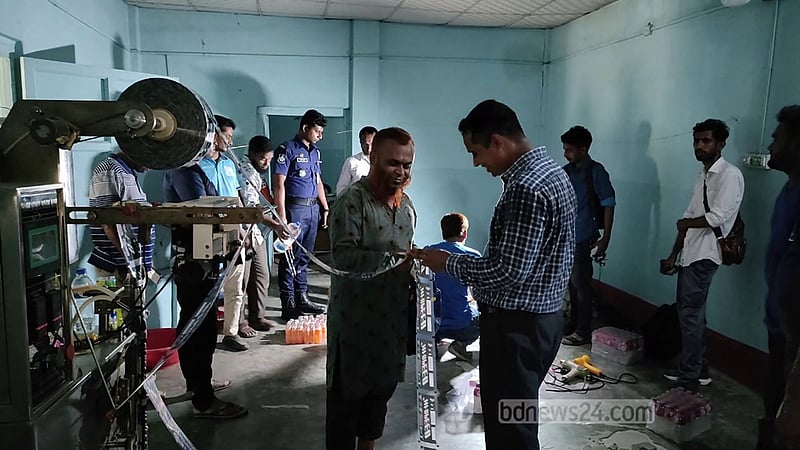 ফলের জুসে ফল নেই, আছে রং আর কেমিক্যাল