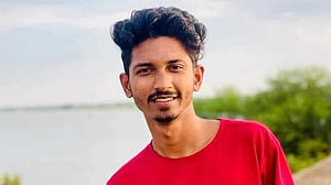 গোপালগঞ্জে মোটরসাইকেল নিয়ন্ত্রণ হারিয়ে কলেজ ছাত্র নিহত