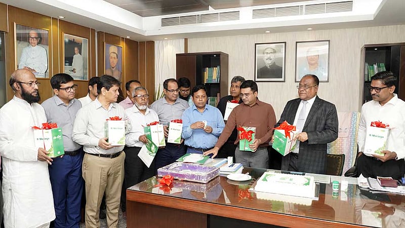 সজনে পাতার নির্যাস থেকে হামদর্দের ‘এইচ-মরিঙ্গা’
