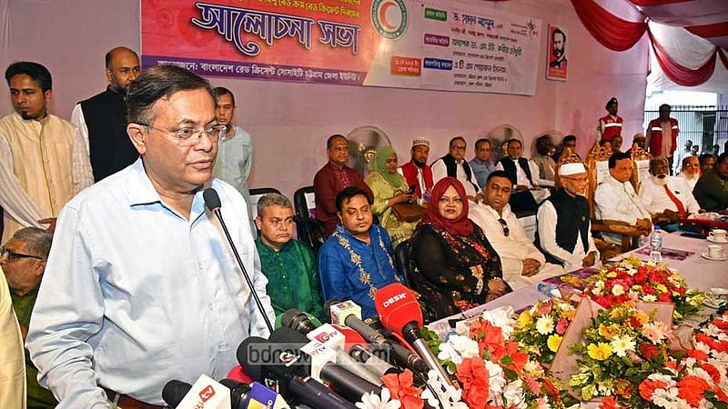 মান্নাকে হাছানের তুলাধুনা