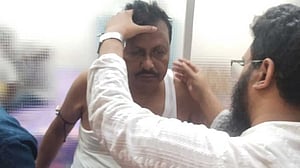 ঝালকাঠিতে চেয়ারম্যান প্রার্থীর বৈঠকে হামলা, প্রার্থীসহ আহত ১০