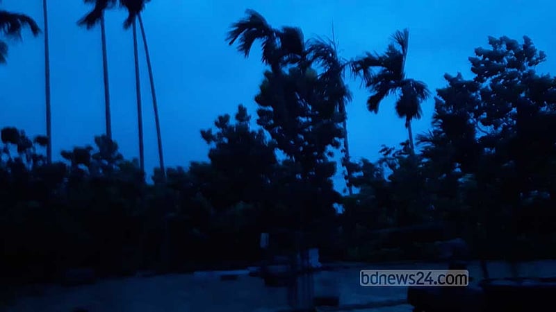যশোরে তুলনামূলক ক্ষতি কম, বিদ্যুতের ভোগান্তি