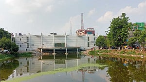 পুকুর বোজালে আকাশ আর চোখের জলে ভাসে না