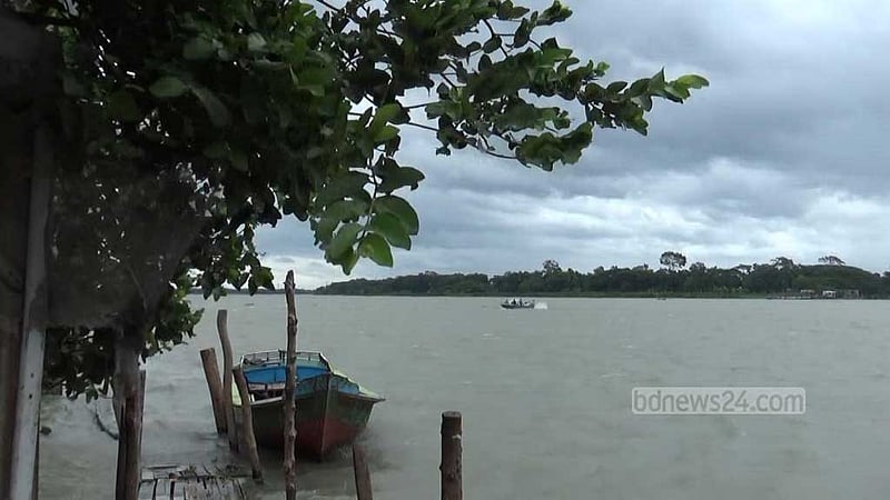 ঘূর্ণিঝড় রেমালের প্রভাবে ঝালকাঠিতে নদীর পানি বৃদ্ধি