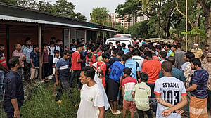 জাহাঙ্গীরনগর বিশ্ববিদ্যালয় ক্যাম্পাসে কর্মীর ছেলের ঝুলন্ত লাশ