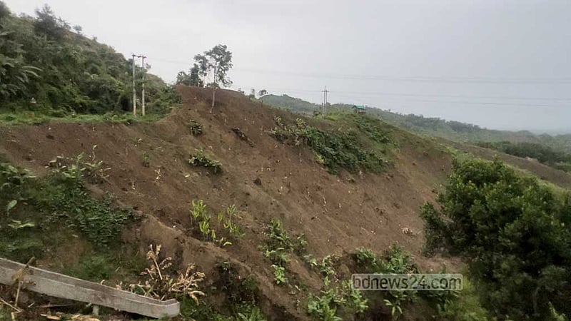 ঘূর্ণিঝড় রেমাল: খাগড়াছড়িতে পাহাড় ধসের শঙ্কা