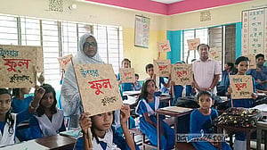 চরাঞ্চলে শিক্ষার্থীদের ‘ভোগান্তি কমাতে’ ১ টাকায় ১০টি পাখা