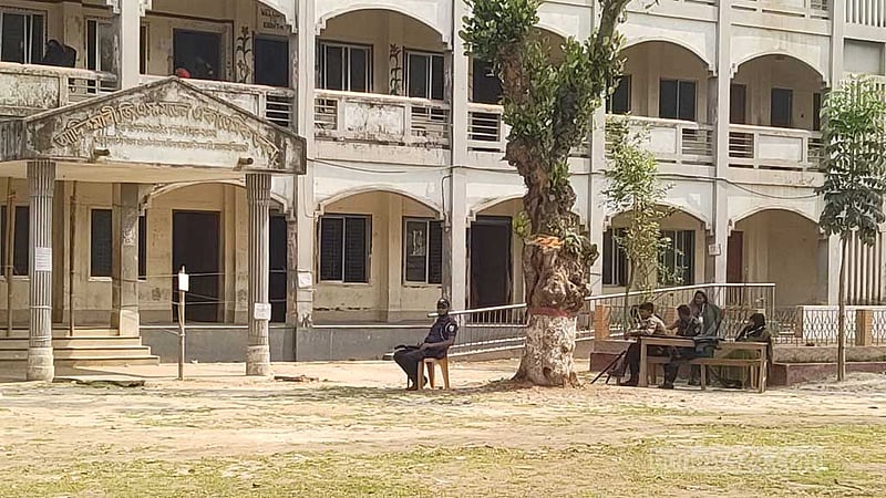 ‘তোমার ভোটোক ঠ্যাকি করছে মানুষ’