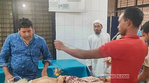মানিকগঞ্জে গলায় লিচুর বিচি আটকে আওয়ামী লীগ নেতার মৃত্যু
