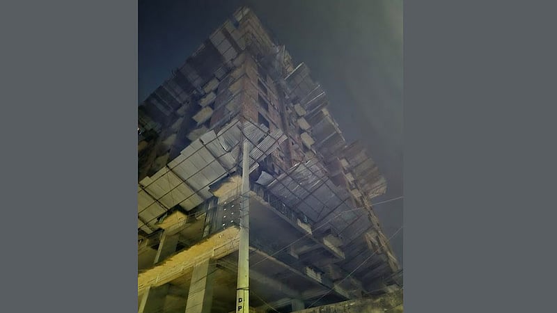 নির্মাণাধীন ভবনের দেয়াল ধসে টিনশেড ঘরে, নারীর মৃত্যু
