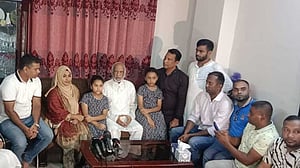 আমেরিকা নিয়ে ‘মিথ্যা গল্প’ ফাঁদছে সরকার: মঈন খান