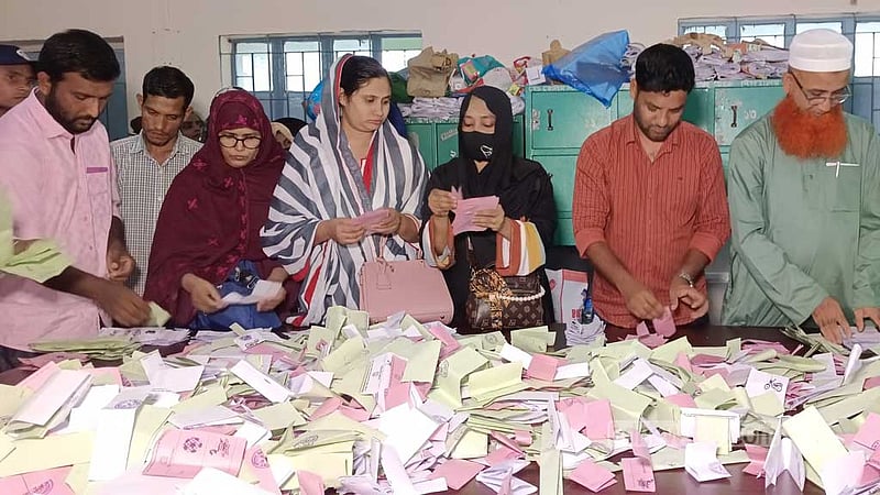 উপজেলায় প্রথম ধাপের ভোট শেষে ফলের অপেক্ষা