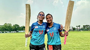 মুর্শিদা ১৭৯, সোবহানা ১২৮, মোহামেডান ৩৯২