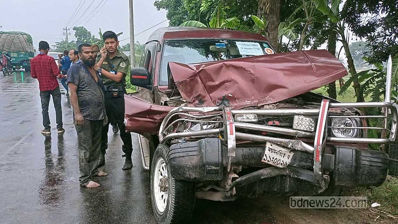 ব্যালট কেন্দ্রে দিয়ে ফেরার পথে দুর্ঘটনার কবলে ঈশ্বরগঞ্জের ইউএনও