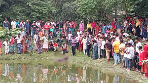 নরসিংদীতে পুকুরে মিলল নারীর লাশ