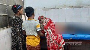 নরসিংদীতে বজ্রপাতে প্রাণ গেল মা-ছেলেসহ ৪ জনের