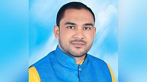 ১৬ বছর পর যমজ সন্তান, দেখা হল না নিহত ভাইস চেয়ারম্যান প্রার্থীর