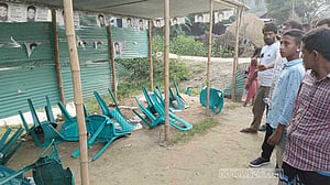 নেত্রকোণায় নির্বাচনি ক্যাম্প ভাঙচুরের অভিযোগে মামলা