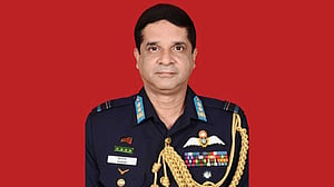 বিমান বাহিনীর নতুন প্রধান হাসান মাহমুদ খাঁন