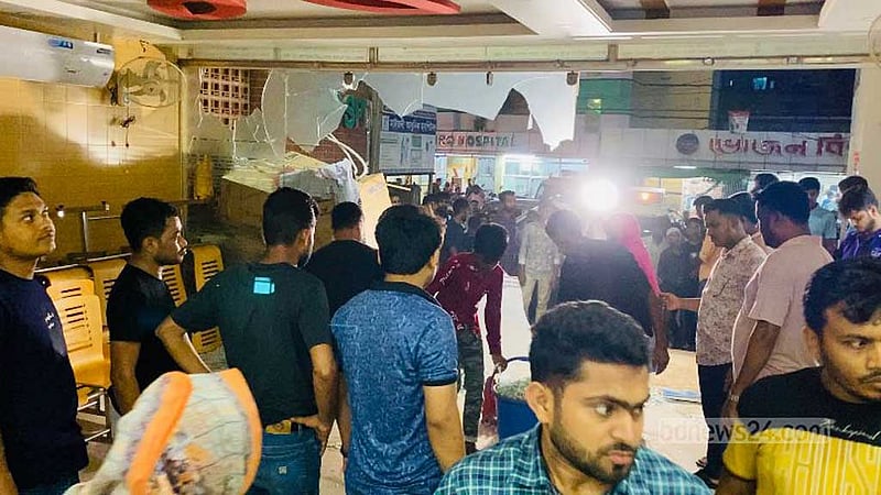 নোয়াখালীতে ভুল চিকিৎসায় প্রসূতি-নবজাতকের মৃত্যুর অভিযোগ, হাসপাতালে ভাঙচুর
