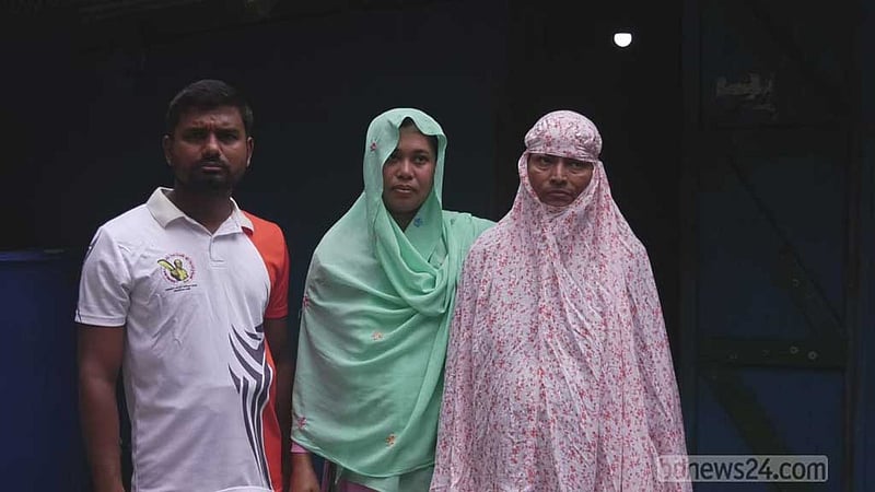 এমভি আবদুল্লাহ: ছেলের পছন্দের খাবার রান্না করে অপেক্ষায় মা