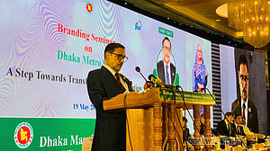 ক্ষুব্ধ-হতাশ মন্ত্রীর প্রশ্ন, জরাজীর্ণ বাসের মালিকরা লজ্জা পান না?