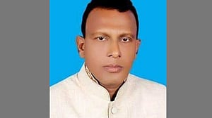 প্রধানমন্ত্রীকে কটাক্ষ করে ফেসবুকে পোস্ট আওয়ামী লীগ নেতার, সমালোচনার ঝড়