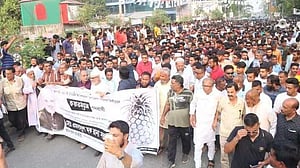 পাবনায় চেয়ারম্যান প্রার্থীর বিরুদ্ধে আচরণবিধি ভঙ্গের অভিযোগ