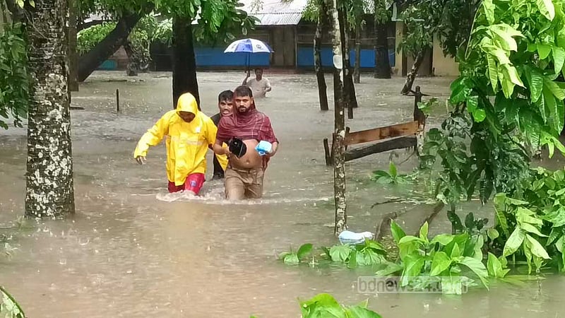 ঘূর্ণিঝড় রেমালের তাণ্ডবে পিরোজপুরে দেড় হাজার ঘরবাড়ি বিধ্বস্ত