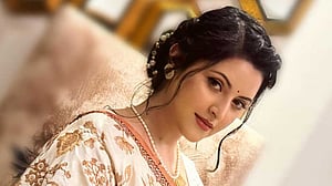 দত্তক নিয়ে মেয়ের মা হলেন পরীমনি