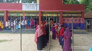চার ঘণ্টায় ভোট পড়েছে ১৭ শতাংশ: ইসি সচিব