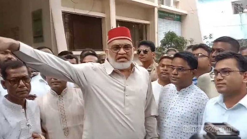 ‘পয়সা খেয়ে প্রশ্ন করো’ বলে সাংবাদিকদের তোপের মুখে এমপি ওমর ফারুক