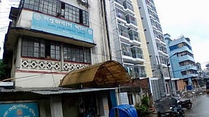 রাজধানীতে ভবন থেকে পড়ে প্রাণ গেল ৩ শ্রমিকের