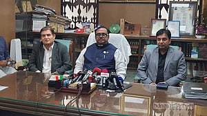 চাষির বাড়ি গিয়ে ধানের আর্দ্রতা মাপার নির্দেশ খাদ্যমন্ত্রীর
