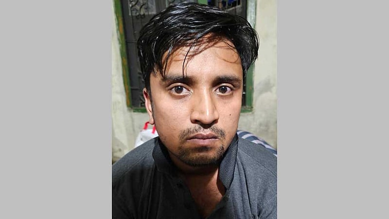 ঢাকায় দিনদুপুরে তুলে নিয়ে গাড়িতে ‘ধর্ষণ’, গ্রেপ্তার ২