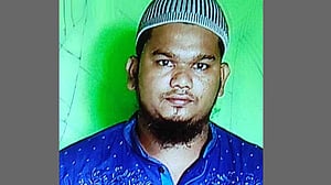 সাভারে জমি সংক্রান্ত বিরোধে যুবককে কুপিয়ে হত্যার অভিযোগ