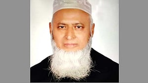 নির্বাচন কর্মকর্তাকে লাঞ্ছিতের অভিযোগে আইনজীবীর নামে মামলা