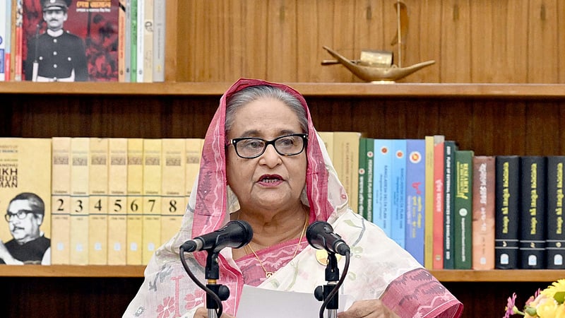 নির্বাচনে এক জায়গায় বউ, আরেক জায়গায় ছেলে, এটা ঠিক না: প্রধানমন্ত্রী