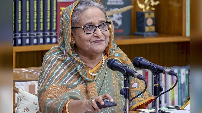 ছাত্র কেন কমছে? কারণ খুঁজতে বললেন প্রধানমন্ত্রী