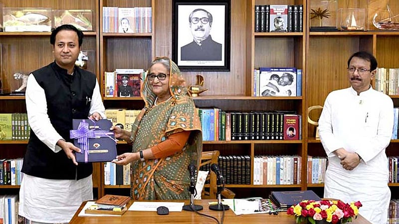 এসএসসির ফল প্রধানমন্ত্রীর হাতে